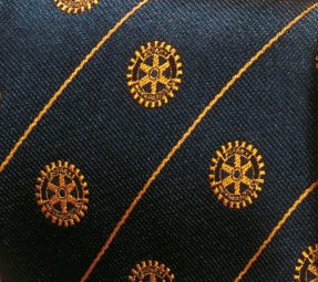 Rotary tie 100% silk finish